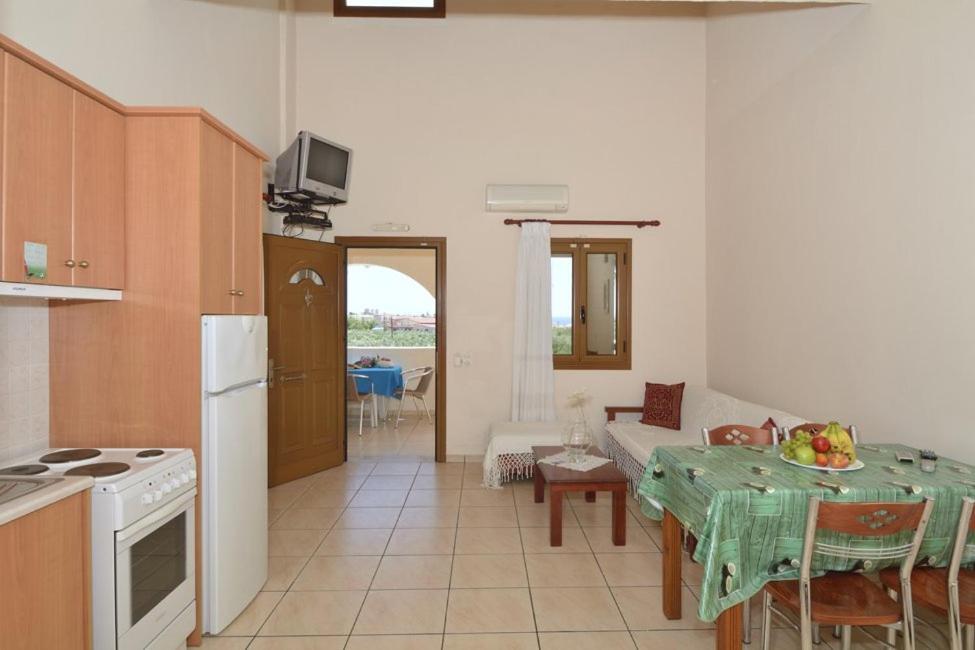 Markos Apartments 3 Stoúpa エクステリア 写真