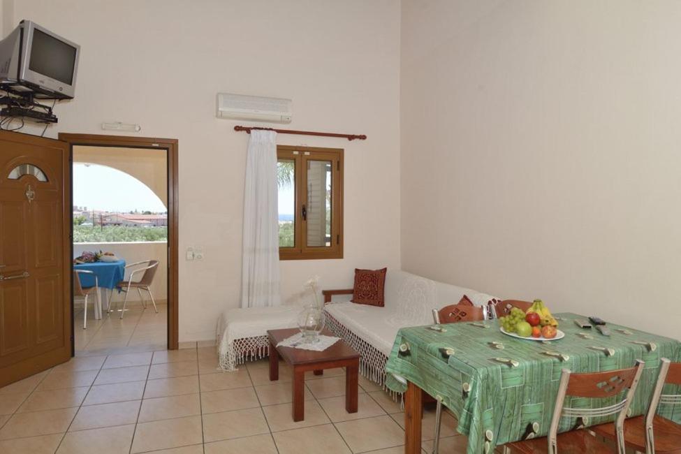 Markos Apartments 3 Stoúpa エクステリア 写真